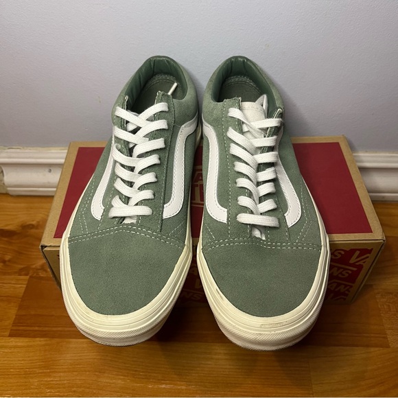 VANS | Women’s Old Skool Retro Shoes - Picture 2 of 5